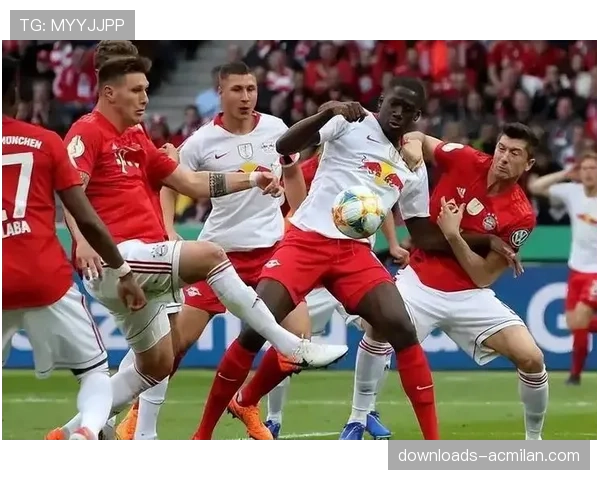 拜仁仅后卫拉斐尔·格雷罗一人出现在伤病名单,阵容齐整备战关键战